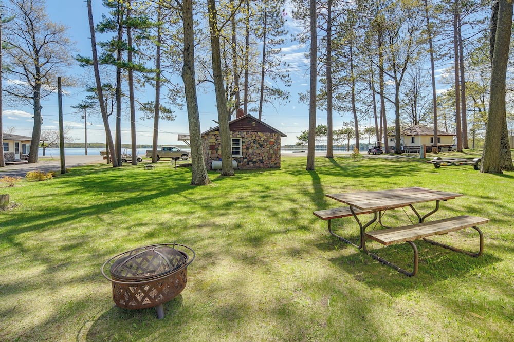 Rustic Cabin w/ Fire Pit, Steps to Sand Lake! - Weirgor, WI
