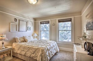 House (4 Bedrooms) | Interior - Charming Downtown Coeur D'alene Home With Yard! (Coeur d'Alene)