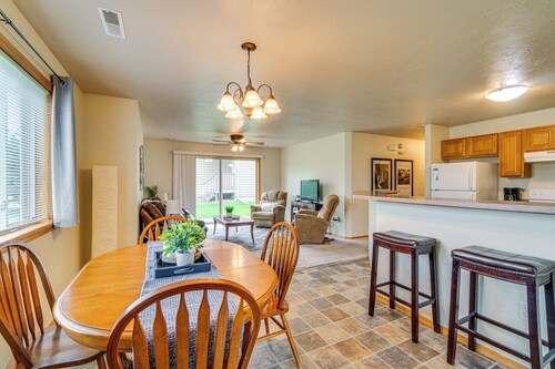 Cozy Sioux Falls House - Walk to Park!