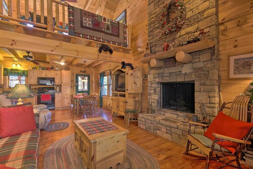 Lake Lure Log Cabin w/ Grill, Near Hiking!