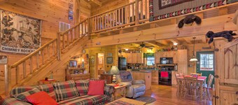 Lake Lure Log Cabin W/fire pit and Hiking Nearby