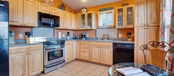 Spacious Norfork Lake Home: Game Room + Views!