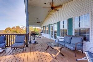 House (5 Bedrooms) | Interior - Spacious Norfork Lake Home: Game Room + Views! (Elizabeth)