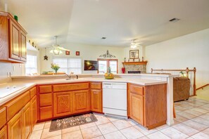 House (3 Bedrooms) | Interior