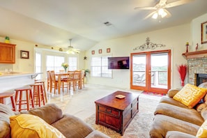 House (3 Bedrooms) | Interior