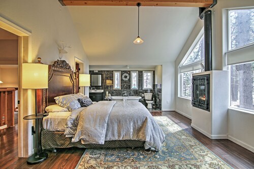 1 Mi to Mtn, 1 More to Shore! Luxury Tahoe Home