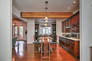 House (2 Bedrooms) | Interior - 1 Mi to Mtn, 1 More to Shore! Luxury Tahoe Home (South Lake Tahoe)