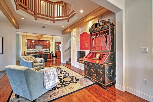 2 Mi to Shore: Luxe South Lake Tahoe Lodge