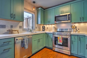 Apartment (3 Bedrooms) | Interior - Mtn-view Cabin: 3 Mi to Vail Ski Resort (Vail)