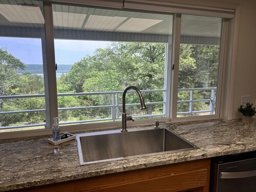 Perfect for family getaway or a fishermen retreat!