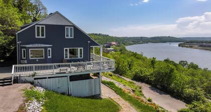 Wooded Apt w/ River Views, 3 Mi to Dtwn Cincinnati