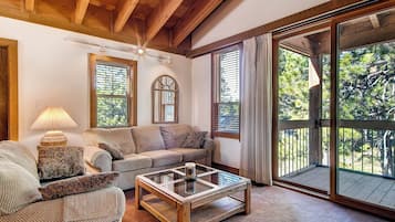 Apartment (2 Bedrooms) | Front of property