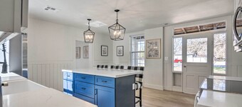 Modern Kanab Home: Fire Pit, Red Rock Views!