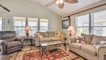 House (2 Bedrooms) | Interior