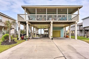 House (2 Bedrooms) | Interior - Unwind Poolside, Walk to Beach! Galveston Retreat (Galveston)