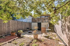 Terrace/patio - Galveston House: Fenced Yard & Prime Location (Galveston)