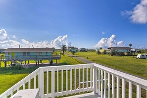 House (3 Bedrooms) | Interior - Bright & Breezy Galveston Retreat w/ Deck! (Galveston)
