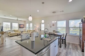 House (3 Bedrooms) | Interior - Bright & Breezy Galveston Retreat w/ Deck! (Galveston)