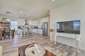 House (3 Bedrooms) | Interior - Bright & Breezy Galveston Retreat w/ Deck! (Galveston)