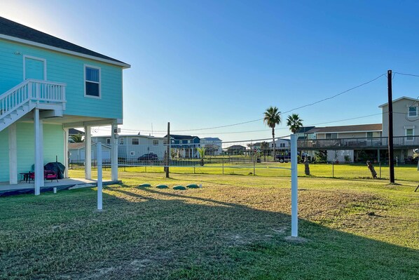 House (3 Bedrooms) | Interior - Bright & Breezy Galveston Retreat w/ Deck! (Galveston)