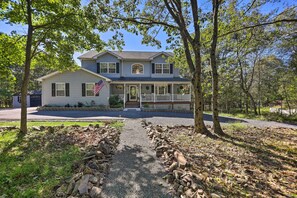 Interior - Poconos Escape w/ Hot Tub & Fire Pit (Albrightsville)