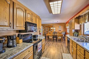 House (3 Bedrooms) | Interior