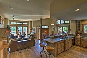 Apartment (4 Bedrooms) | Interior - Beautiful Breck Retreat: Walk to Gondola & Main St (Breckenridge)