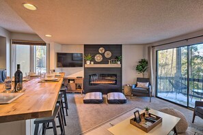 Apartment (2 Bedrooms) | Interior - 1/4 Mi to Peak 8 Ski Lift: Modern Breck Condo! (Breckenridge)