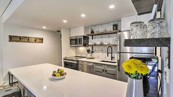 Apartment (1 Bedroom) | Interior