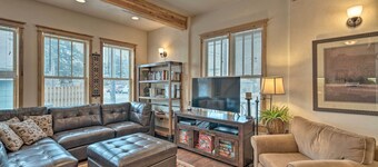 Updated Townhome w/ Hot Tub - Walk to Downtown!