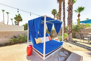 House (3 Bedrooms) | Interior - Private Pool & Putting Green: Palm Springs Home! (Palm Springs)