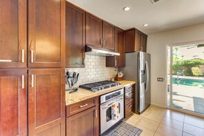 House (3 Bedrooms) | Interior - Private Pool & Putting Green: Palm Springs Home! (Palm Springs)