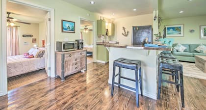 Half-mi to Seadrift Harbor: Seadrift Home w/ Deck