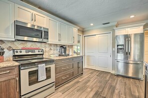 House (4 Bedrooms) | Interior