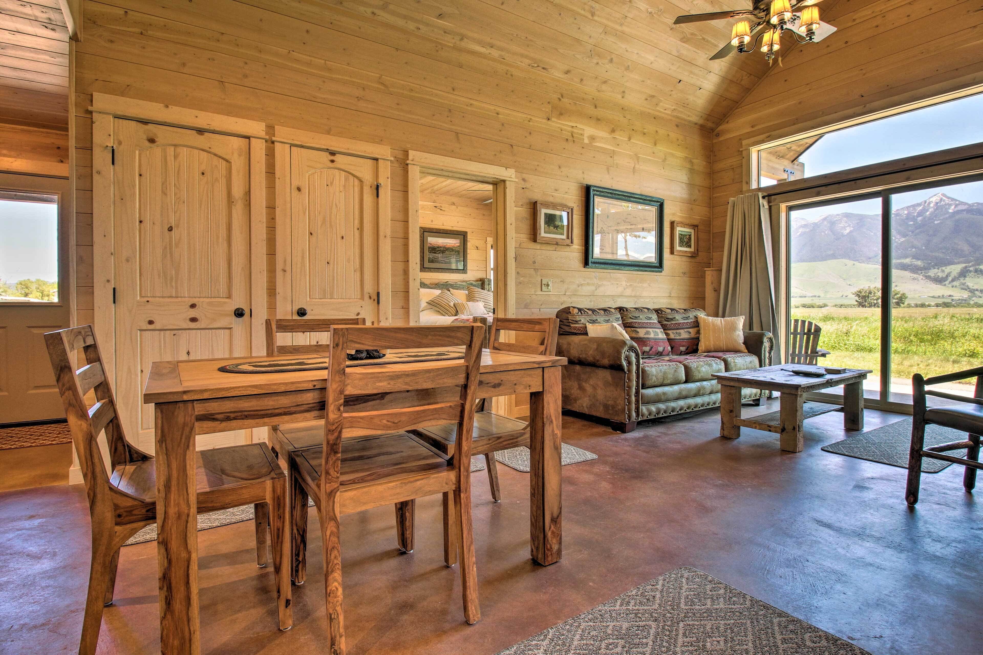 House (2 Bedrooms) | Interior