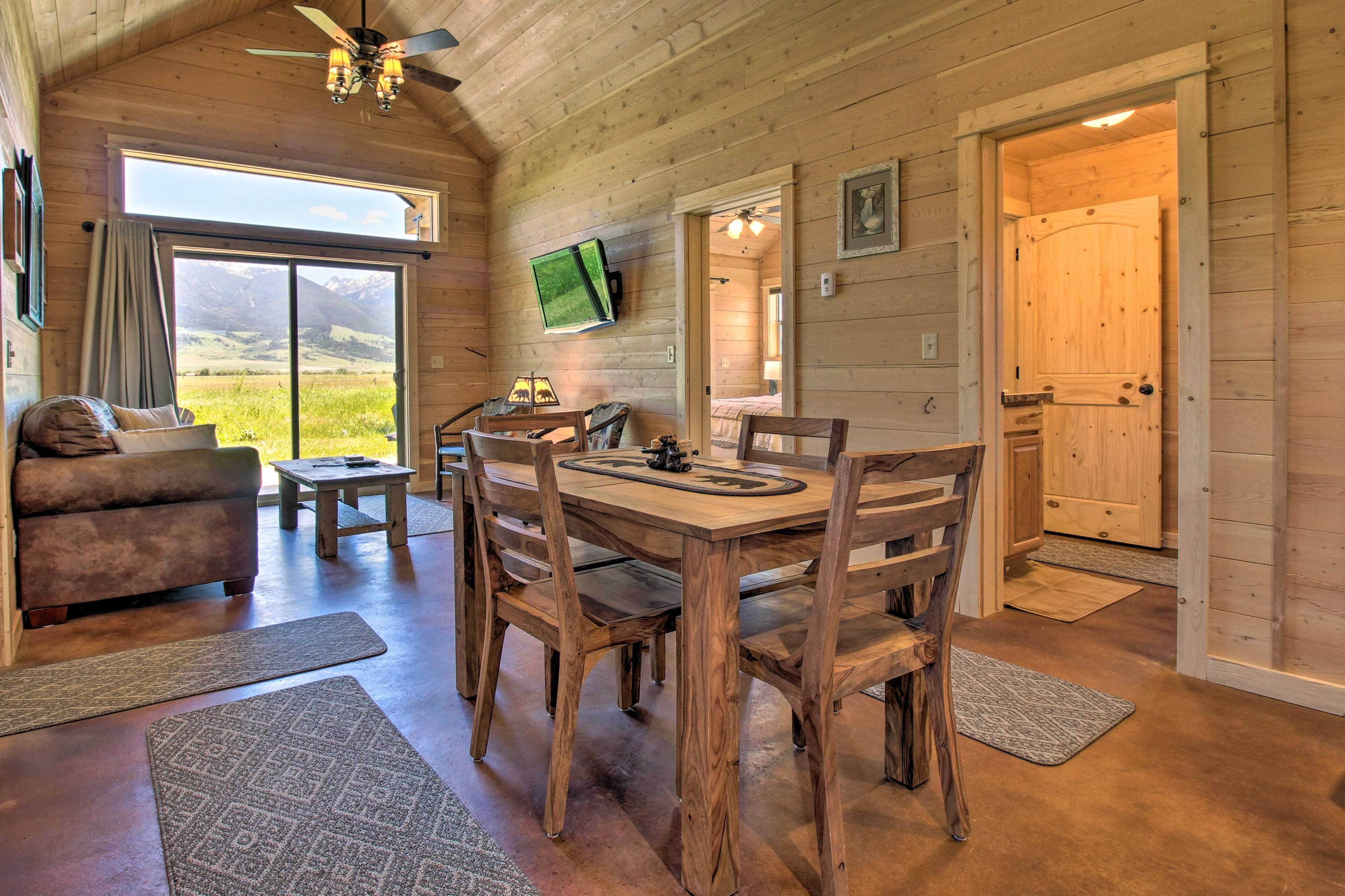 House (2 Bedrooms) | Interior