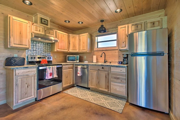 House (2 Bedrooms) | Interior