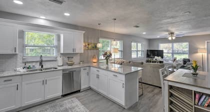Bright Venice Getaway < 1 Mi to Historic Dtwn