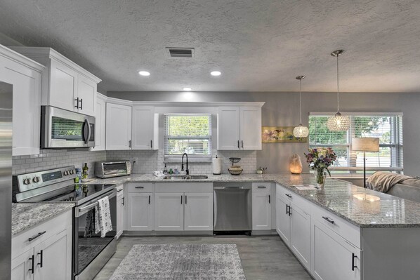 House (3 Bedrooms) | Interior