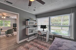 House (3 Bedrooms) | Interior - Bright Venice Getaway < 1 Mi to Historic Dtwn (Venice)