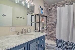 Interior - Walk to Pool & Beach! Family Condo in Ocean City (Ocean City)