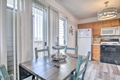 Community Pool & Deck: Ocean City Condo Near Ocean