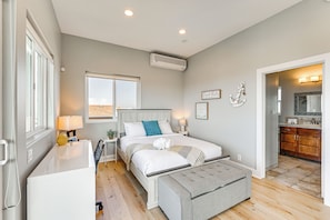 Apartment (0 Bedroom) | Interior - Private Ocean Beach Studio w/ Ocean Views! (San Diego)