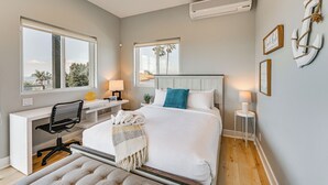 Unclassified image, 2 of 24, button - Private Ocean Beach Studio w/ Ocean Views! (San Diego)