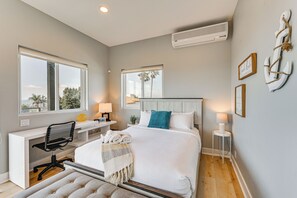 Apartment (0 Bedroom) | Interior - Private Ocean Beach Studio w/ Ocean Views! (San Diego)