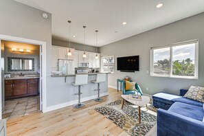 Apartment (0 Bedroom) | Interior - Private Ocean Beach Studio w/ Ocean Views! (San Diego)