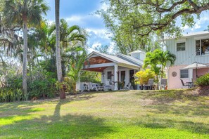 Cottage (1 Bedroom) | Interior - Waterfront Stuart Oasis w/ Hot Tub & Dock! (Stuart)