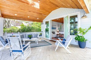 Cottage (1 Bedroom) | Interior - Waterfront Stuart Oasis w/ Hot Tub & Dock! (Stuart)