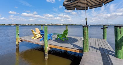 Waterfront Stuart Oasis w/ Hot Tub & Dock!