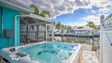 House (2 Bedrooms) | Terrace/patio